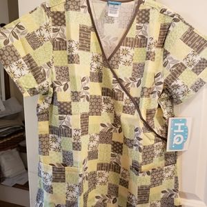 H. Q. by Cherokee scrub top New with tags